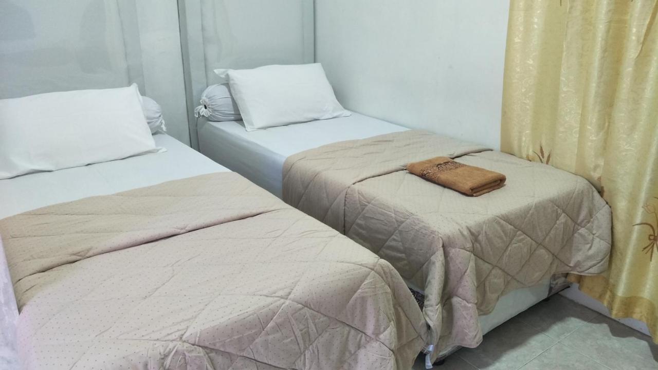 Kana Hasya Homestay "Rumoh Jamee" Meulaboh Екстер'єр фото
