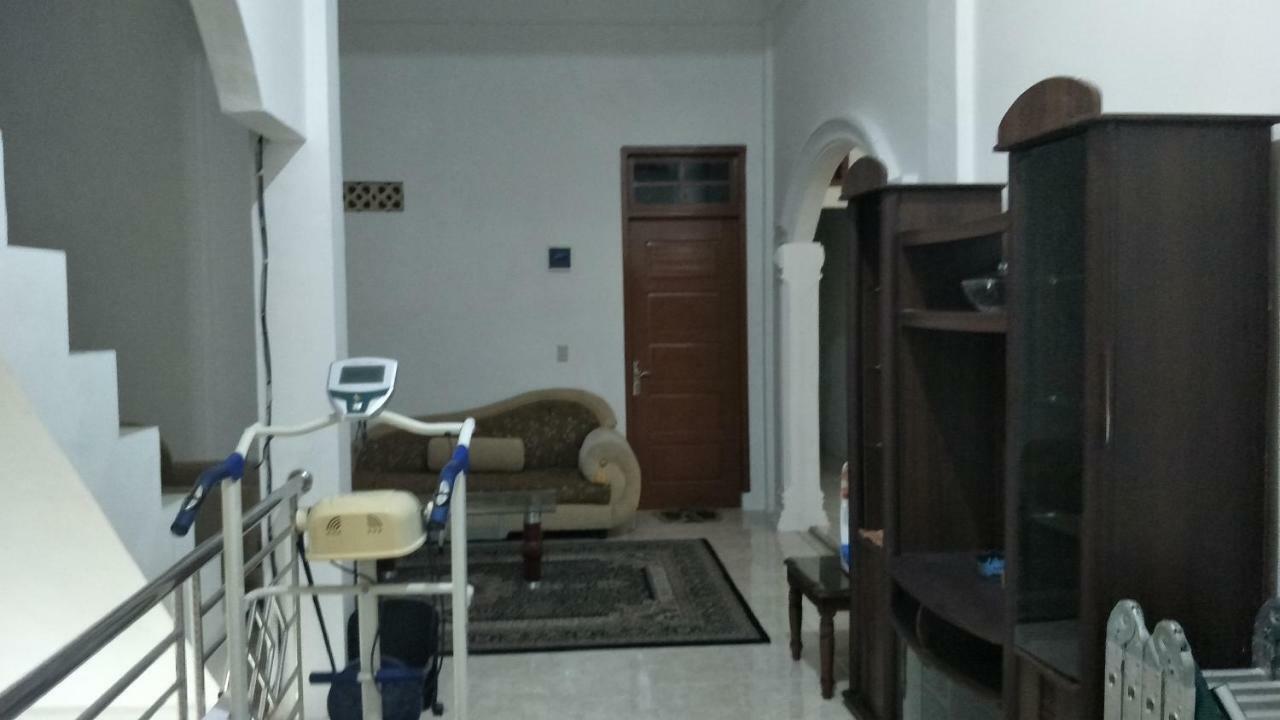 Kana Hasya Homestay "Rumoh Jamee" Meulaboh Екстер'єр фото